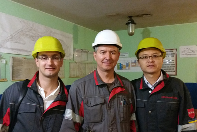 SUPORTE TÉCNICO PARA A FÁBRICA DE AÇO DA UCRÂNIA